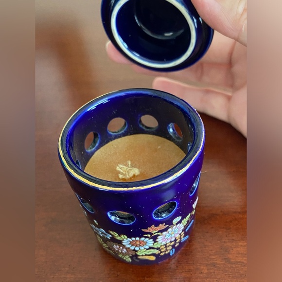 Vintage Japanese Cobalt Blue Peacock Porcelain Lidded Candle Jar - Picture 4 of 9